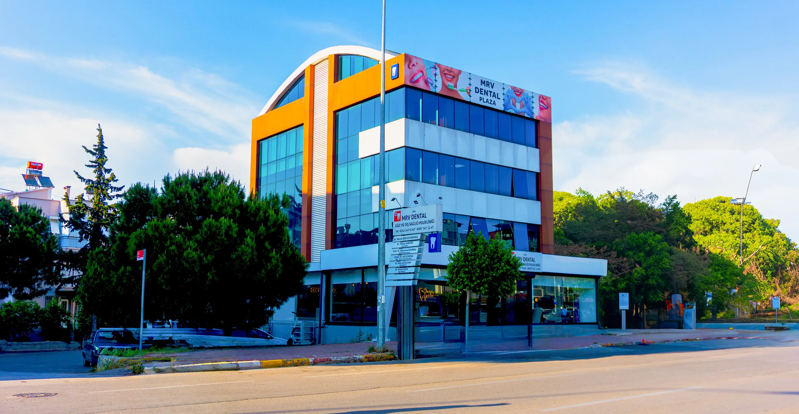 Modern dental clinic in Antalya - MRV Dental Plaza exterior view